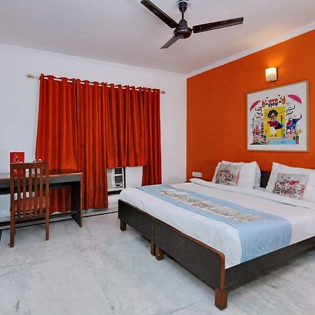 Oyo Flagship 592 Hauz Khas Village New Delhi Exterior photo