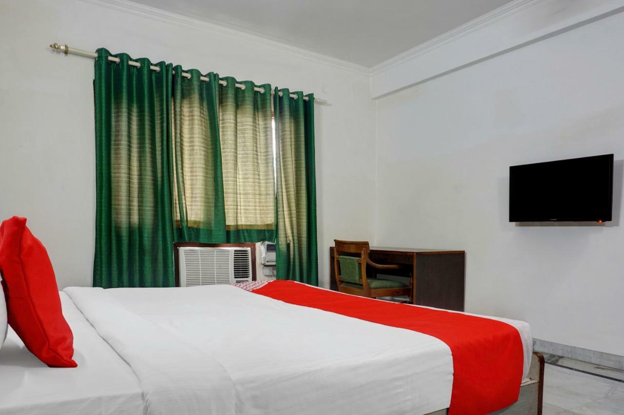 Oyo Flagship 592 Hauz Khas Village New Delhi Exterior photo
